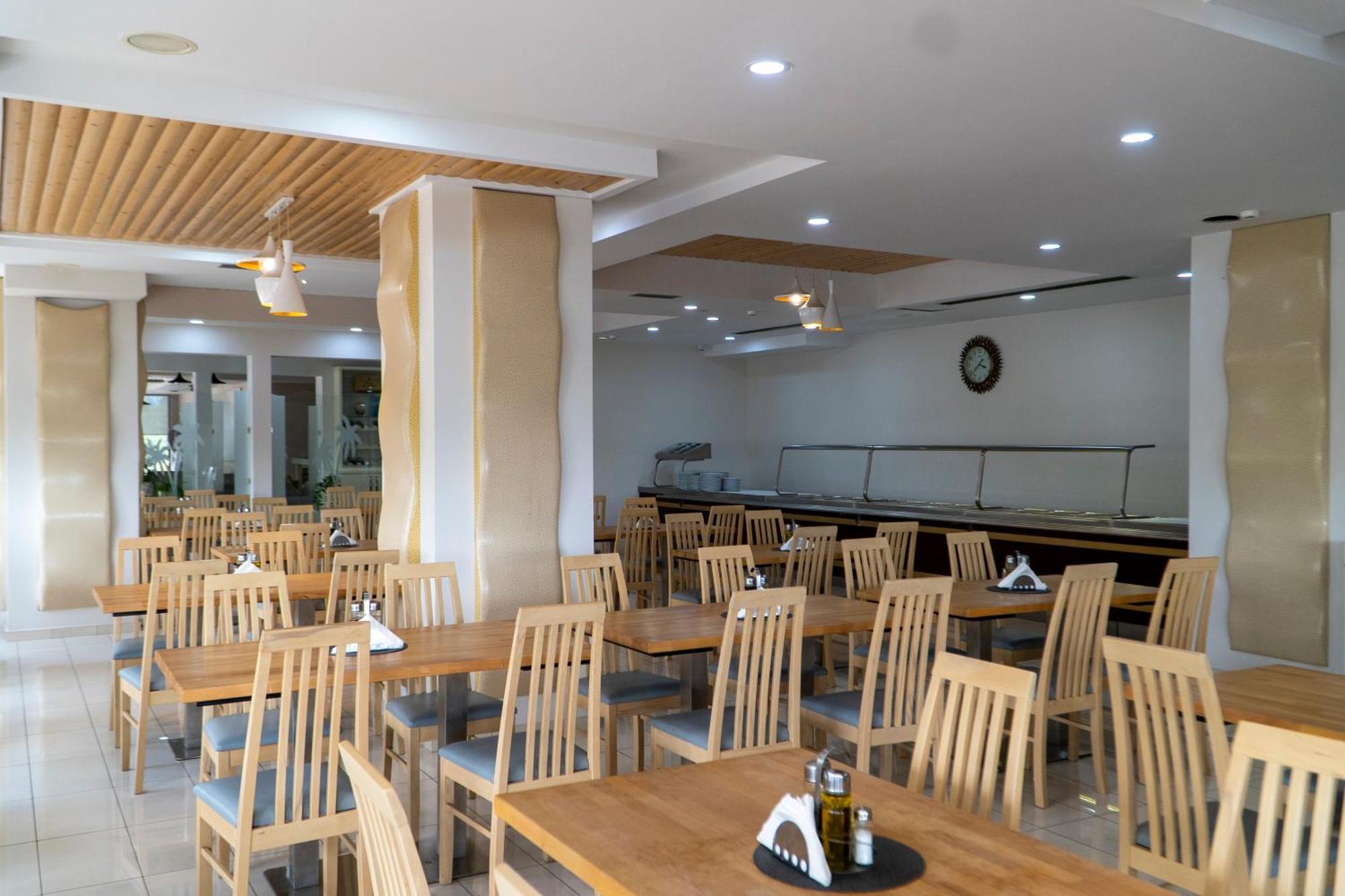 Hotel Mediterrane Saranda Extérieur photo