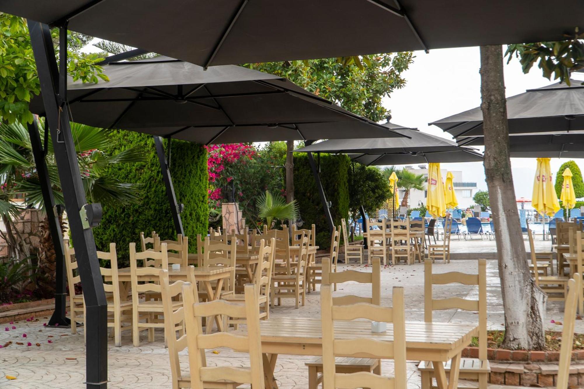 Hotel Mediterrane Saranda Extérieur photo