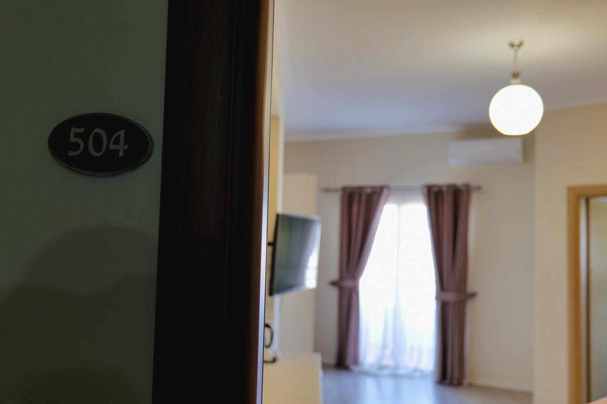 Hotel Mediterrane Saranda Extérieur photo
